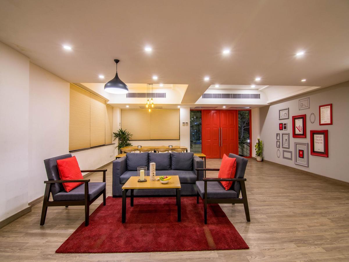 Oyo Townhouse 028 Corporate Suite Noida Exterior photo