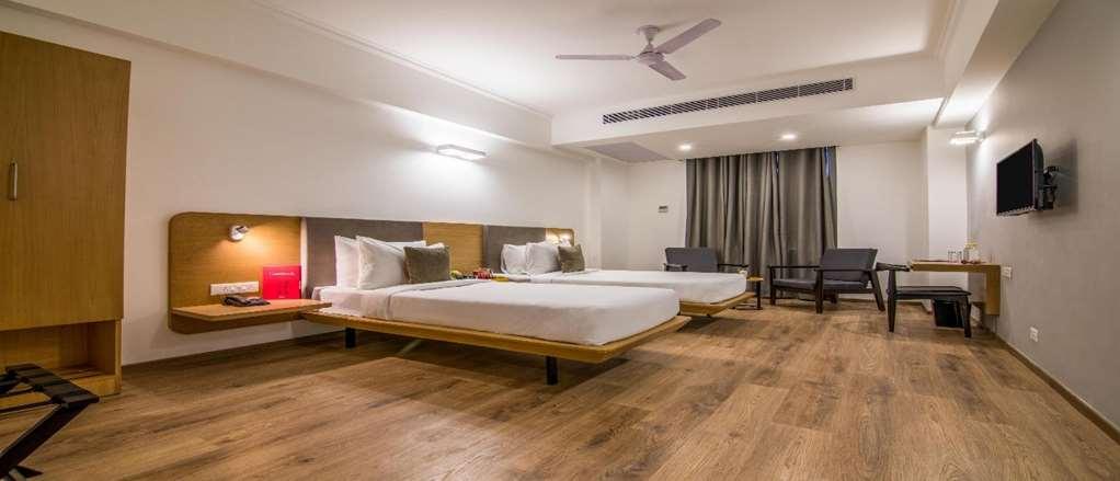 Oyo Townhouse 028 Corporate Suite Noida Room photo