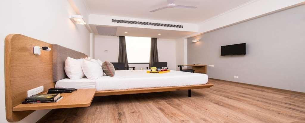 Oyo Townhouse 028 Corporate Suite Noida Room photo